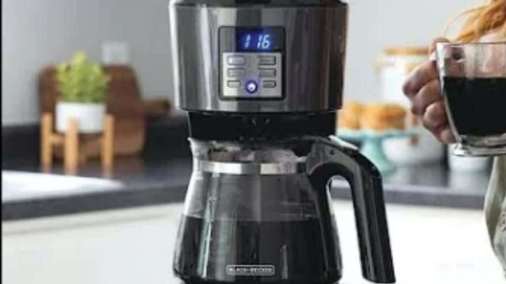 How Does A Coffee Maker Heat Water?