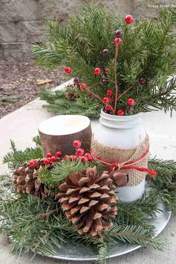 DIY Burlap and Pinecones