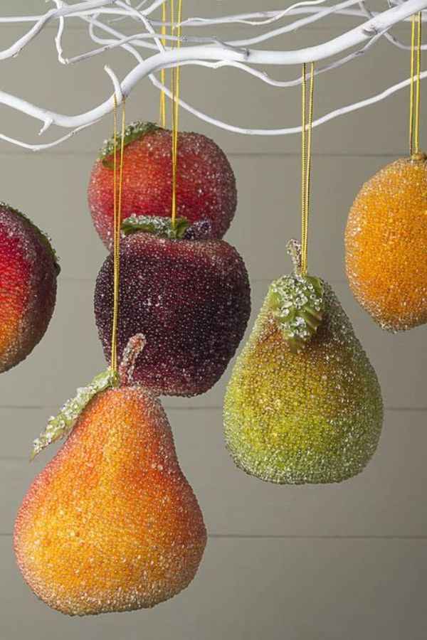 Frosted Berries and Baubles