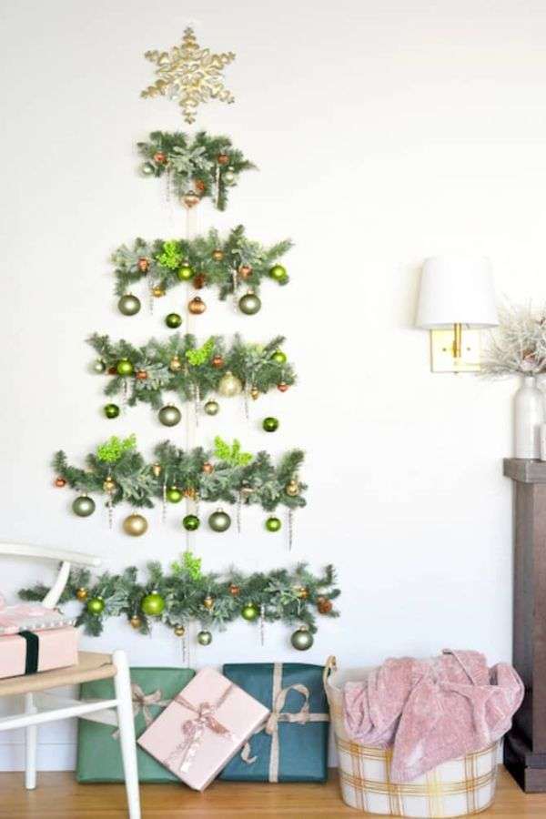 Wall-Mounted Christmas Tree