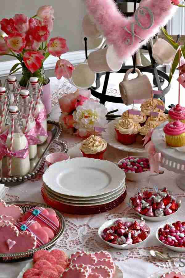 DIY Valentine’s Treat Stand