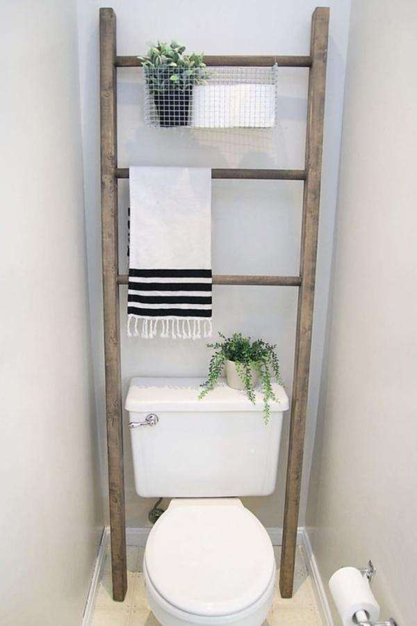 Ladder-as-a-Towel-Holder-small-bathroom-ideas